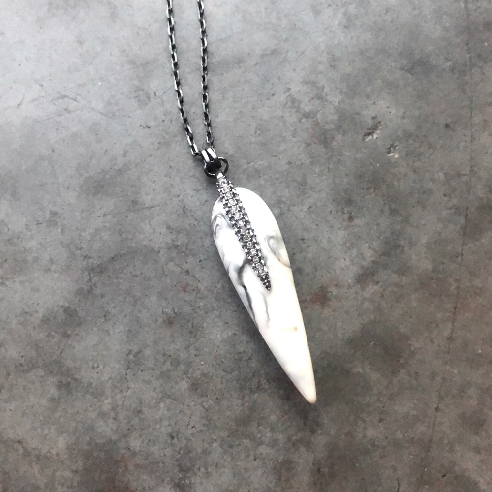 Vince Camuto pendant